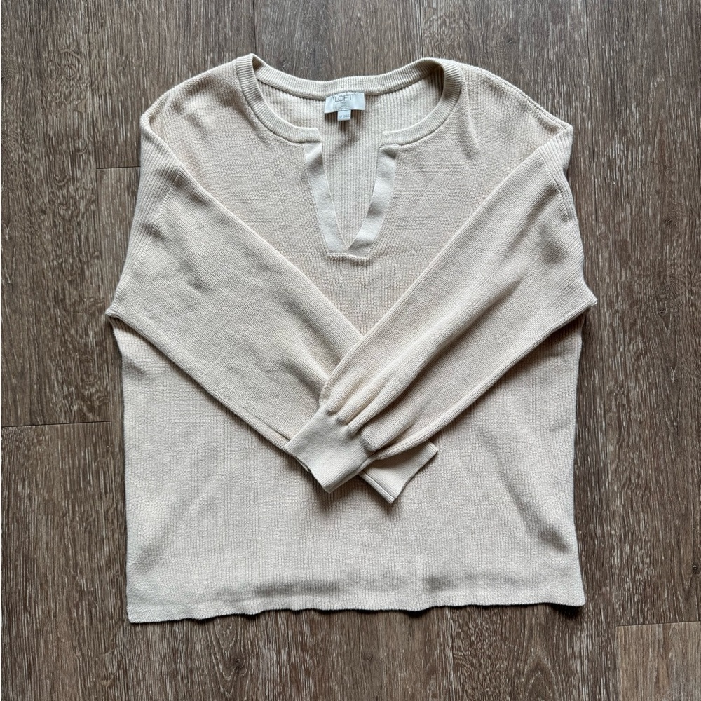LOFT Textured Cream V-Neck/Jersey Split balloon sleeve Sweater